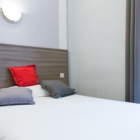 Panam Hotel Paris Gambetta- Place Gambetta-Mairie Du 20 Emme Eksteriør bilde