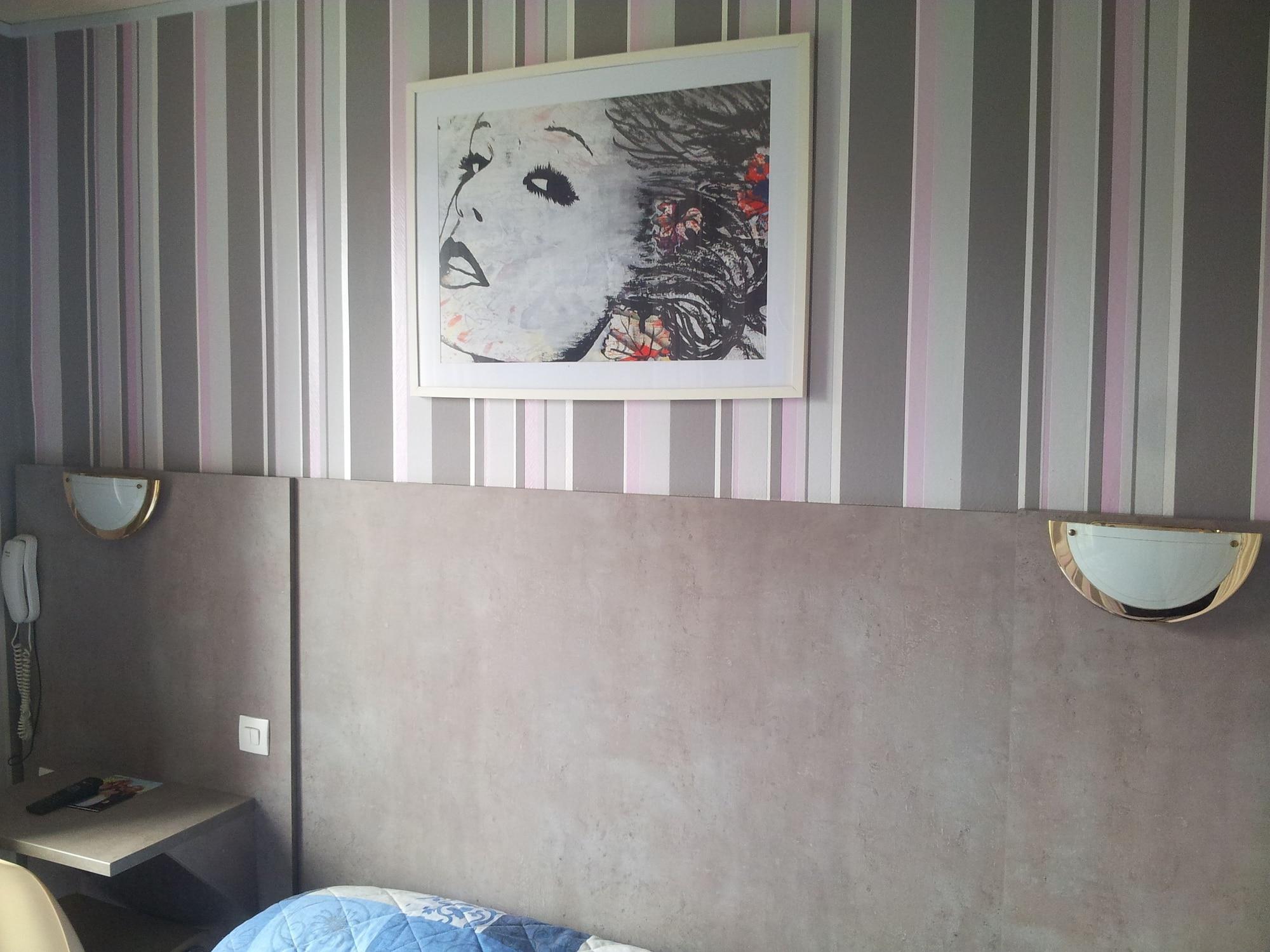 Panam Hotel Paris Gambetta- Place Gambetta-Mairie Du 20 Emme Eksteriør bilde