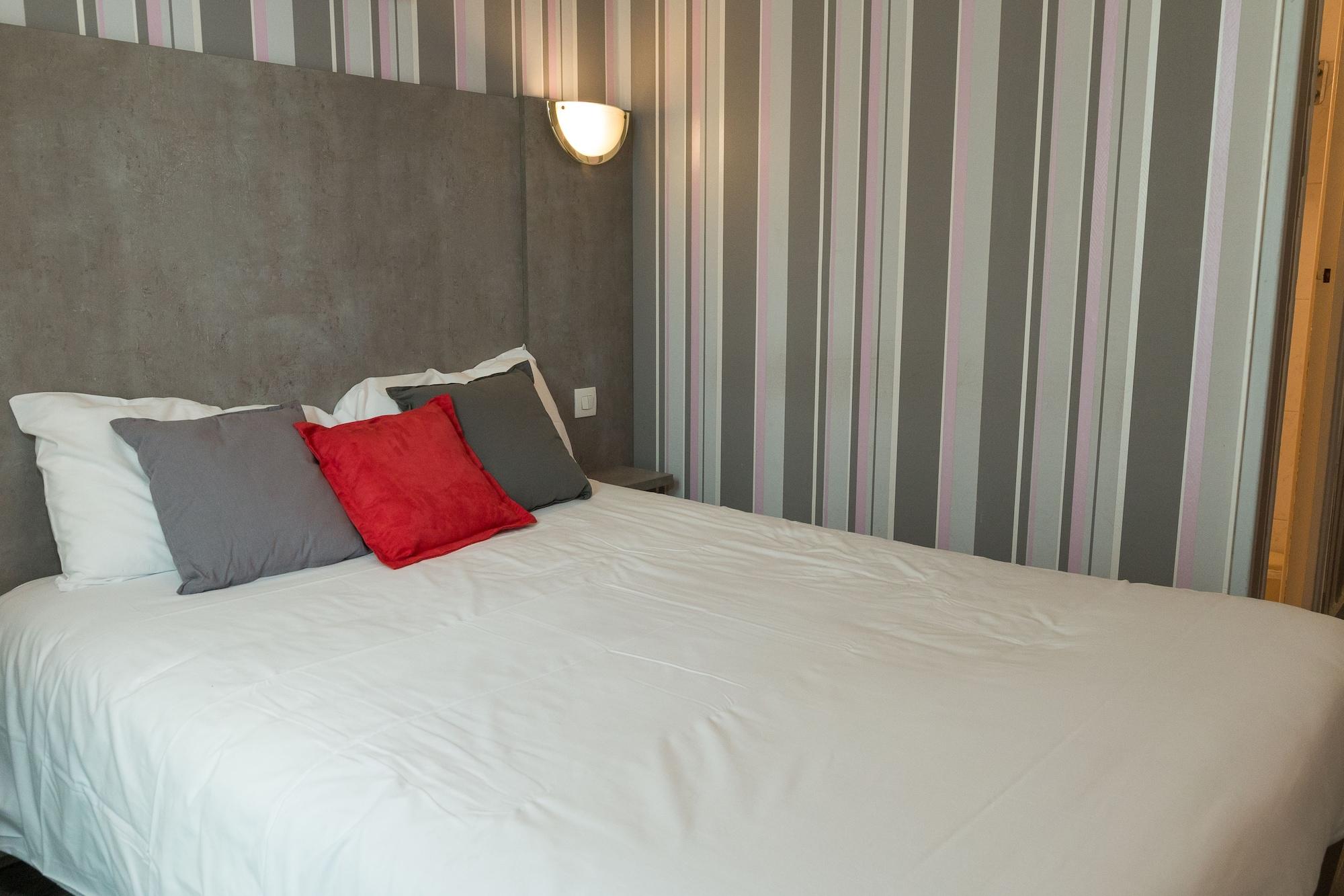 Panam Hotel Paris Gambetta- Place Gambetta-Mairie Du 20 Emme Eksteriør bilde