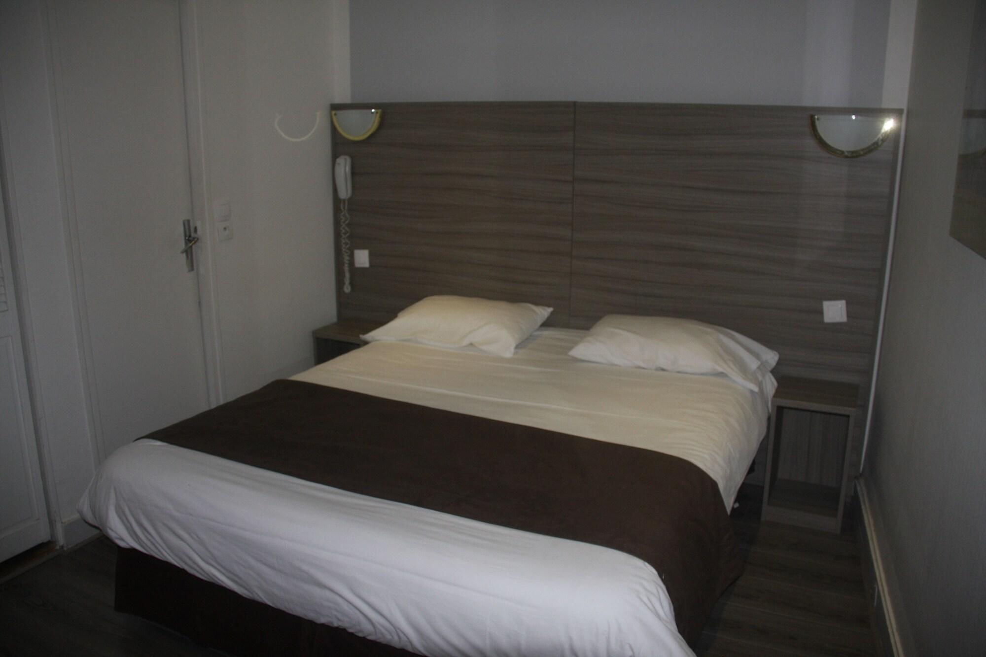 Panam Hotel Paris Gambetta- Place Gambetta-Mairie Du 20 Emme Eksteriør bilde
