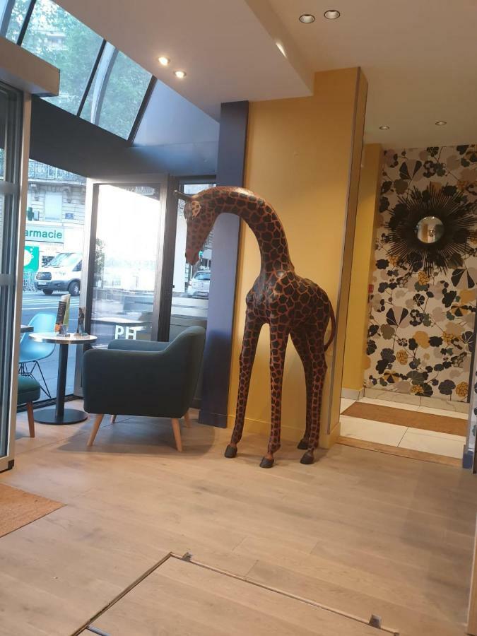 Panam Hotel Paris Gambetta- Place Gambetta-Mairie Du 20 Emme Eksteriør bilde
