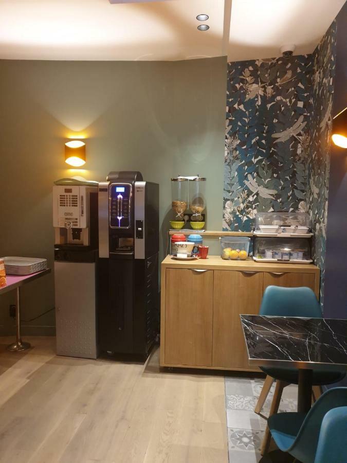 Panam Hotel Paris Gambetta- Place Gambetta-Mairie Du 20 Emme Eksteriør bilde